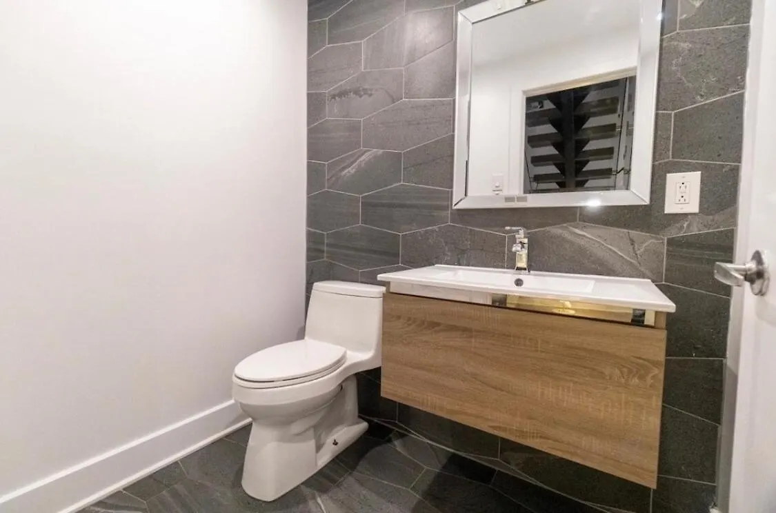 2 Floor Old Mtl Waterfront Condo 몬트리올 아파트